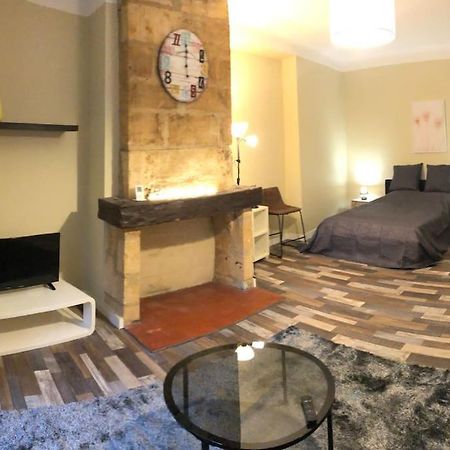 Escapade Cosy Au Coeur De La Cite Medievale سارلا لا كانيدا المظهر الخارجي الصورة